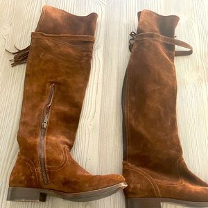 Authentic Suede Frye boots size 6 1/2, worn twice